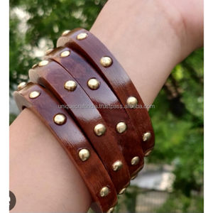 Brazaletes de madera Heart Bloom con capas talladas a mano, joyería artesanal inspirada en la naturaleza para exportación de moda elegante - Product Image 4