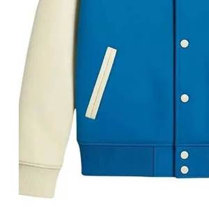 Nouvelle arrivée : vestes varsity blanches pour femmes avec logo brodé personnalisé, manches en laine blanche, style streetwear. - Product Image 4
