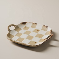 Assiettes à dîner en porcelaine, plateau de service en céramique à motif damier avec poignées, plat de service commercial pour l'hôtellerie, vaisselle rétro de bistrot