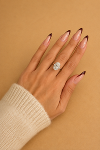 Bague solitaire ovale en diamant de laboratoire de 5 carats, 4 griffes, couleur E, clarté VVS2, certifiée IGI, or blanc 14 carats, luxe, pour femme, fiançailles - Product Image 2