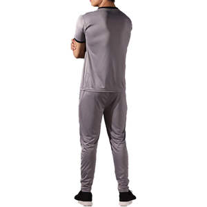Ensemble de sport pour homme gris clair à col zippé, coupe ajustée, écologique, respirant, pour l'entraînement, le jogging, la gym, la course à pied, le fitness, vêtements de sport personnalisés - Product Image 3