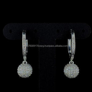 Pendientes de Aro de Plata de Lujo con Bola de Cristal para Mujer, Pendientes de Aro Plateados Brillantes con Bola de Cristal - Product Image 1