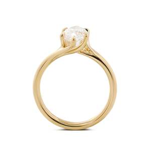 Anillo de Compromiso con Diamante Cultivado en Laboratorio de 1.5CT, Corte Marquesa, Oro Amarillo de 14K, Seis Puntas, Estilo Art Nouveau, Inspirado en la Naturaleza - Product Image 3