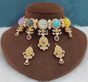 Ensemble de colliers ras-de-cou de qualité supérieure, design unique, allure luxueuse, confortable et léger, idéal pour les tenues de soirée, s'adapte à toutes les tenues - Product Image 3