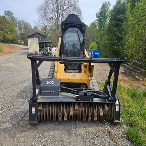 Chargeuse compacte sur pneus avec broyeur - Équipement de construction avec moteur, pompe et roulement - Excellente stabilité et performance de levage - Product Image 3