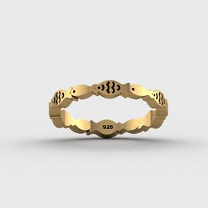 Anillo apilable de diseño moderno en plata de ley 925 chapado en oro de 18 quilates con patrón de pez y textura ondulada, joyería fina para mujer. - Product Image 1