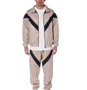 Conjunto Deportivo Cortavientos para Hombre, Chaqueta Ligera con Capucha, Ropa Deportiva Personalizada al por Mayor, Chaqueta Deportiva Color Beige con Bloques de Color para Hombre - Product Image 6