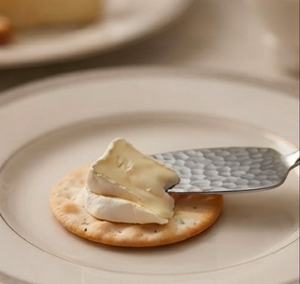 Silver <b>Cheese</b> <b>Knife</b> <b>Set</b> In Stainless Steel With Hammered Design Perfect For Kitchenware Tableware Events And Gifting Use - Product Image 6
