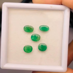 Esmeralda natural de corte ovalado, lote de 5 piedras preciosas de buena calidad con un brillo excelente y un bonito color verde, pulido perfecto para elaboración. - Product Image 3