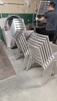 Chaise de bar et tabouret de restaurant en aluminium durable toutes saisons avec lattes argentées – Ensemble commercial pour bistrot et café