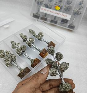 Produit phare : Pierre précieuse en agate Soha et quartz clair naturel du Pérou, motif arbre de vie et animalier, pour la prospérité et le Feng Shui à la maison - Product Image 1