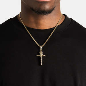 Pendentif crucifix classique en or |   Collier avec pendentif croix INRI Jésus |   Acier inoxydable poli, religieux chrétien - Product Image 2
