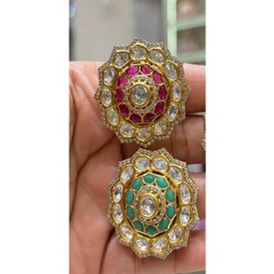 Pendientes de tuerca de moissanita chapados en oro de latón de excelente calidad, deslumbrantes y a la moda, para mujer y niña, ideales para bodas y fiestas. - Product Image 2