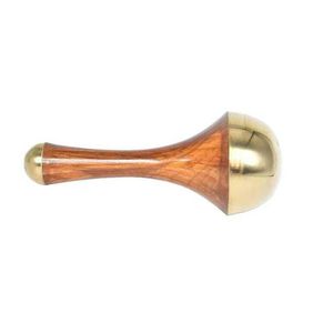 Varita Kansa, herramienta de belleza ayurvédica para masaje facial, con extremos de metal bronce de doble cara y mango de madera de teca, ligera y hecha a mano. - Product Image 2