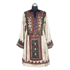 Vestido BDR002 de Seda Tribal Bordado, Vestido Afgano Banjara Vintage Único, Superventas 2026, Bordado a Mano, Estilo Bohemio - Product Image 1