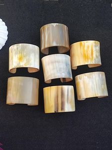 Brazalete de Cuerno de Búfalo Hecho a Mano, Ecológico y Elegante para Mujer, Joyería de Cuerno Natural con Estilo Tradicional, Regalo de Bautizo - Product Image 2
