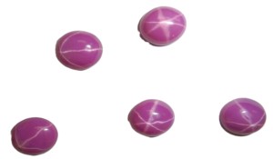 Rubis étoilé ovale 9x11 mm 4,5 carats, créé en laboratoire, poli, opaque, cabochon avec effet étoile à 6 branches pour la fabrication de bijoux - Product Image 4