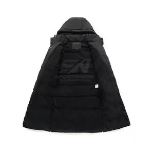 Abrigo largo acolchado cómodo con un look moderno y tela cálida para uso diario. - Product Image 2