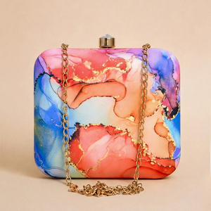 Pochette imprimée multicolore avec cadre métallique, coque rigide, finition satinée numérique, doublure en soie brute et fermoir en cristal - Product Image 1
