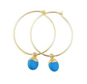 ต่างหูห่วงประดับเทอร์ควอยซ์เงินแท้ 925 – ห่วงทำมือประดับพลอยประจำเดือนเกิดชุบทองสำหรับผู้หญิง - Product Image 1