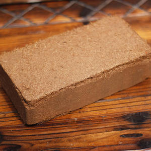 Médium de culture écologique léger et biodégradable, blocs de tourbe de coco de qualité supérieure à faible teneur en EC par Eco2go Vietnam Co. LTD - Product Image 1