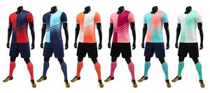 Conjuntos de camisetas y pantalones cortos de fútbol con estampado de transferencia térmica OEM, uniformes de fútbol personalizables, nombres/números de equipos, 100% poliéster - Product Image 3