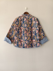 เสื้อแจ็คเก็ตผ้าฝ้าย 100% คอวี พิมพ์ลายดอกไม้ พรีเมียมสำหรับสุภาพสตรี แบบกลับด้านได้ - Product Image 6