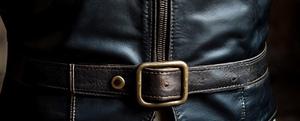Chaleco de moto de cuero negro genuino con cremallera y cierre de cinturón, cuello mandarín, prenda exterior - Product Image 3