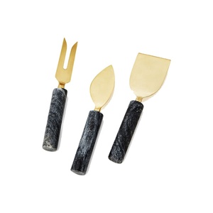 Ensemble de couteaux à fromage de luxe avec manche en marbre, en acier inoxydable doré, design élégant et durable, parfait pour recevoir et offrir - Product Image 1
