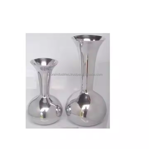 Vase à fleurs en fonte d'aluminium de haute qualité avec base en forme de boule en finition mate également décor à la maison par les industries Azora - Product Image 2
