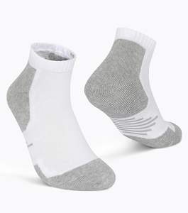 Nuevos calcetines personalizados para hombre, transpirables, de color liso, para gimnasio, deportivos, cortos, para venta en línea a un precio razonable. - Product Image 1