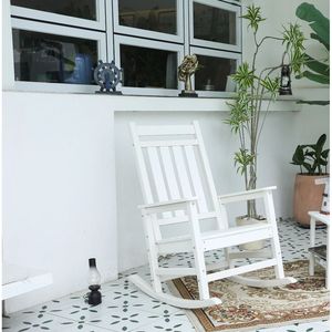 Sedia a dondolo oversize resistente alle intemperie con texture legno per adulti, ideale per portico, prato e giardino - Product Image 1
