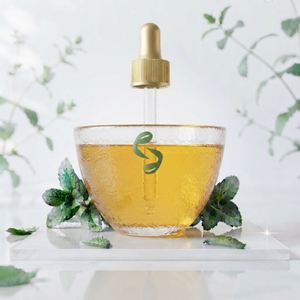 Huile essentielle de menthe poivrée de qualité supérieure pour bougies parfumées, savons, mélanges de parfumerie et programmes d'approvisionnement en gros internationaux - Product Image 3