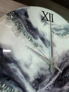 นาฬิกาแขวนผนังเรซิ่นอีพ็อกซี่สุดหรู - ของตกแต่งบ้านทำมือ - นาฬิกาขนาดใหญ่สวยงามสำหรับพื้นที่อยู่อาศัยที่มีสไตล์ "สำหรับบ้านและของตกแต่ง" - Product Image 4