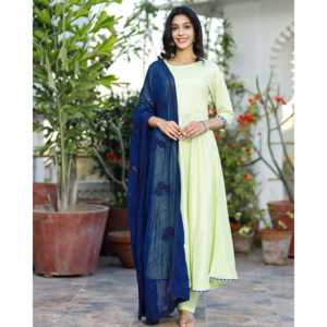 Ensemble de costume élégant en mousseline de soie vert brume - Taille XS avec haut à manches trois-quarts - Product Image 3