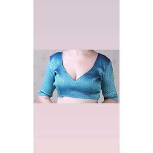 Sari Tradicional Chino de Seda Suave Color Morado con Bordado Bandhani Leheriya Zari - Product Image 1