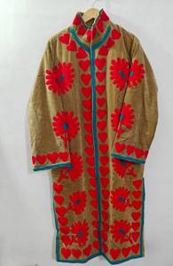 Veste kimono longue en velours beige brodée à la main de style Suzani indien, motif floral rouge vintage en forme de cœur pour femme, vente en gros - Product Image 3