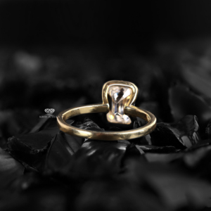 แหวนเพชรเม็ดเดี่ยวทรงสี่เหลี่ยมมุมฉากประดับมรกต ทอง 14K แหวนหมั้น แหวนแต่งงาน แหวนขอแต่งงาน ของขวัญสำหรับเธอ ขายส่งจากโรงงาน - Product Image 4