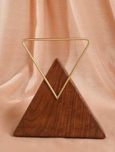 Bolso de mano triangular de madera con asas metálicas, accesorios de fiesta personalizados para damas, para ceremonias y fiestas a precio económico por UO - Product Image 2