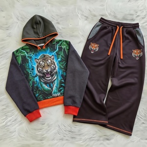 Ensemble de survêtement pour garçons à imprimé tigre, à capuche, manches longues, sportif, respirant, en polyester, coupe régulière avec poches latérales, automne - Product Image 1