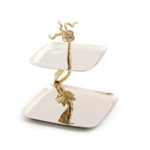 Soporte de Metal Cuadrado Plateado con Motivo Floral en el Centro para Postres, Ideal para Reuniones Familiares, Fiestas en el Jardín y Decoración de Mesas de Postres - Product Image 1