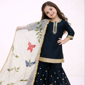 ชุดสาหรี่ผ้าไหมเมทัลลิกสีม่วงลาเวนเดอร์สำหรับเด็กผู้หญิงปี 2026 พร้อมสวมใส่สำหรับงานเทศกาล อีด ปาร์ตี้ ระดับไฮเอนด์ สไตล์อินเดีย ปากีสถาน แบบดั้งเดิม - Product Image 1