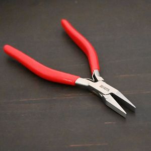 Pince à bec plat professionnelle de haute qualité en acier inoxydable pour la fabrication de bijoux, outil de précision pour le pliage et le façonnage de fils, et la création de perles - Product Image 5