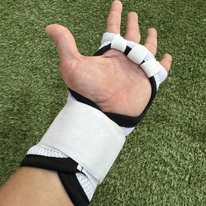 Gants de boxe personnalisés avec rembourrage en gel, bandages rapides avec coussinet en gel, gants intérieurs de boxe, bandages de main rapides rembourrés en gel - Product Image 3