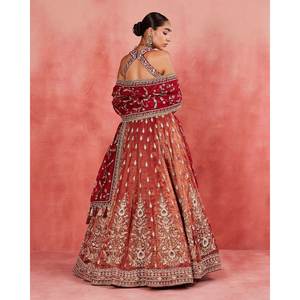 Último Diseño de Lehenga Choli con el Bordado Más Hermoso para Vestidos de Novia - Product Image 1