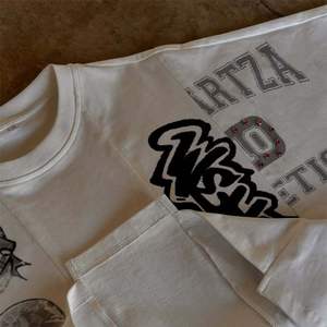 Camiseta Oversize de Algodón Personalizada con Estampado Gráfico y Parches, de Manga Corta y Corte Recto para Hombre - Product Image 4