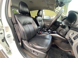 BUENA OFERTA 2017 L200 2.4DI-D WARRIOR - Product Image 4