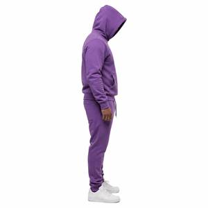 Conjunto Deportivo Unisex Morado con Capucha, Sudadera y Pantalones de Color Sólido con Cierre de Cordón y Bolsillos Laterales - Product Image 4