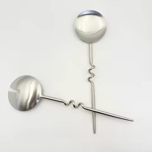 Ensemble de service à salade moderne pour l'hôtellerie, cuillère et fourchette élégantes en métal pour restaurants - Product Image 1