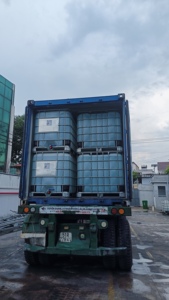 Réservoir IBC 1000L avec cadre métallique bleu spécialisé, marque BlueOne, haute qualité, non inflammable, 40% d'urée + 60% d'eau déionisée - Product Image 6